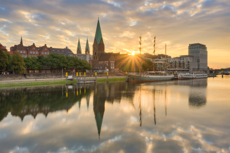 Bild-Nr: 12911665 Sonnenaufgang an der Schlachte in Bremen Erstellt von: Michael Valjak