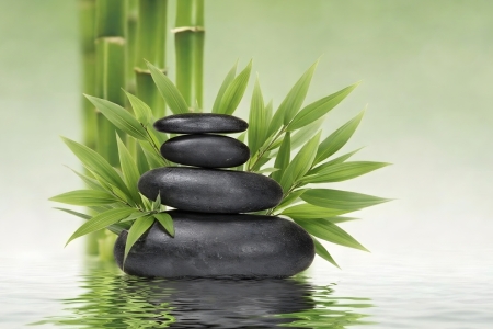 Bild-Nr: 12935713 Zen-Harmonie Stapelsteine und Bambus am Wasser KI Erstellt von: gabii40
