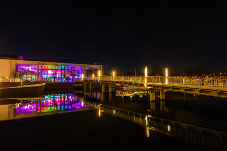 Bild-Nr: 12936744 MUK in Lübeck bei Nacht Erstellt von: Ursula Reins