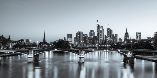 Bild-Nr: 12937333 Skyline Frankfurt mit dem Bankenviertel  Erstellt von: dieterich