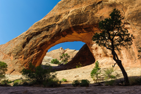 Bild-Nr: 10808193 Hole in a rock Erstellt von: DenisFeiner