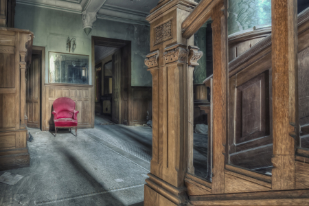 Bild-Nr: 12706037 Lost Places - Roter Sessel mit Treppe - Urbex Erstellt von: Sichtweisen-Photo