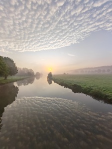 Bild-Nr: 12747785 In Wolken gerahmt Erstellt von: falconer59