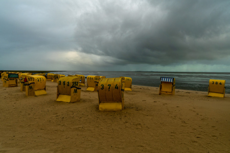 Bild-Nr: 12771055 Kein Badewetter am Strand von Cuxhaven Erstellt von: volker heide