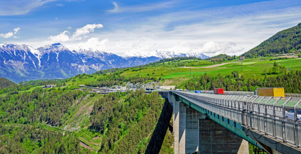 Bild-Nr: 12793646 Europabrücke Erstellt von: wompus