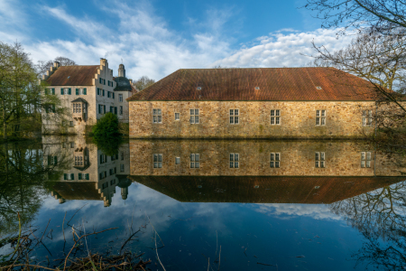 Bild-Nr: 12837753 Reflexion am Wasserschloß Haus Dellwig Erstellt von: volker heide
