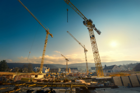 Bild-Nr: 12843730 Große Baustelle mit in den Himmel ragenden Kränen Erstellt von: Smileus