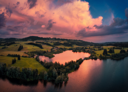 Bild-Nr: 12848514 Spektakuläre Luftaufnahme eines malerischen Sees Erstellt von: Smileus