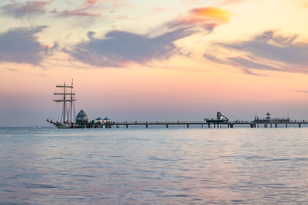 Bild-Nr: 12883601 Seebrücke Grömitz im Abendrot  Erstellt von: Ursula Reins