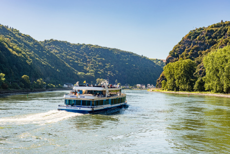 Bild-Nr: 12890328 Einfahrt zur Loreley 29n Erstellt von: Erhard Hess