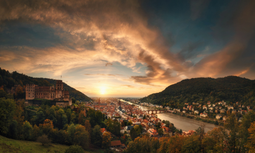 Bild-Nr: 12903143 Blick auf Heidelberg mit dramatischem Wolken Erstellt von: Smileus