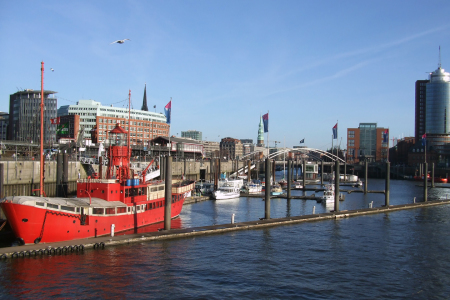Bild-Nr: 9400326 Hamburger Hafen mit Feuerschiff Erstellt von: Charabia