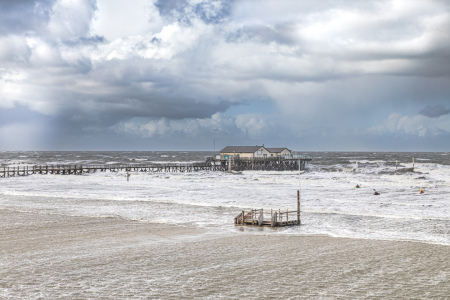 Bild-Nr: 12762907 Im Kampf mit den Wellen  NEU Erstellt von: Ursula Reins