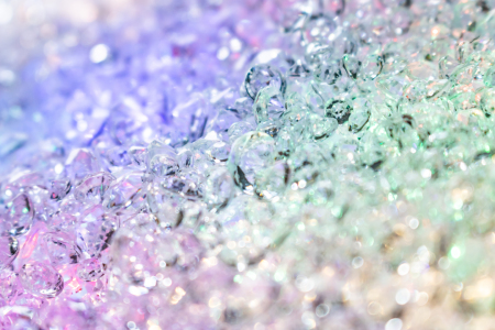 Bild-Nr: 12898500 Glitzernde Kristalle vor Farbverlauf Erstellt von: Sandra Höfer