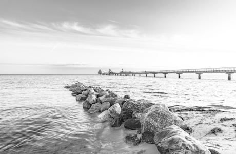 Bild-Nr: 12939302 Ostseebad in Schwarz Weiß Erstellt von: Ursula Reins