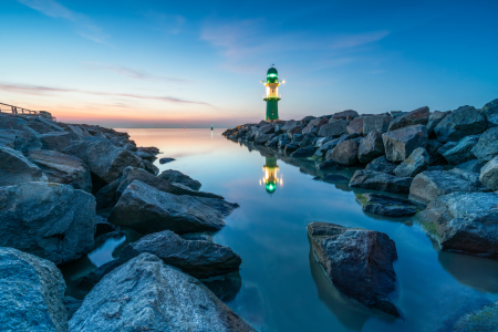 Bild-Nr: 12217757 Leuchtturm Westmole am Abend Erstellt von: eyetronic