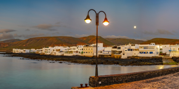 Bild-Nr: 12720953 Vollmond über Arrieta Erstellt von: Walter G. Allgöwer