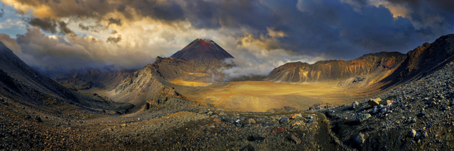 Bild-Nr: 12911786 Tongariro South Crater mit Mount Ngauruhoe  Erstellt von: Michael  Rucker