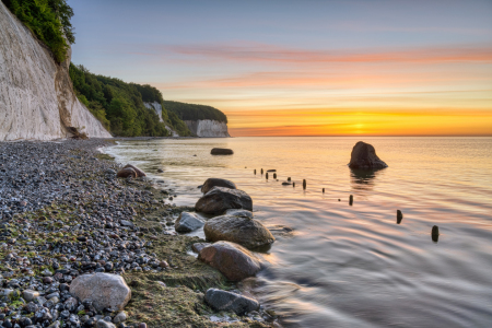 Bild-Nr: 12599032 An der Kreideküste auf Rügen bei Sonnenaufgang Erstellt von: Michael Valjak