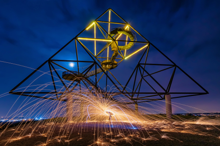 Bild-Nr: 12856831 Tetraeder - Bottrop -  mit Lightpainting Erstellt von: uh-Photography