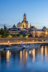 Bild-Nr: 12861507 Dresdner Altstadt und Elbufer am Abend Erstellt von: eyetronic
