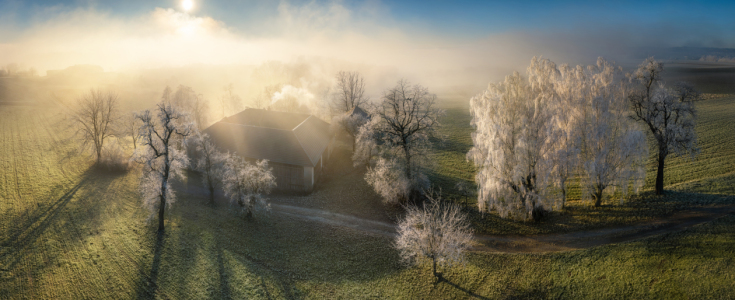 Bild-Nr: 12876827 Winterwunderland und Idylle mit altem Bauernhaus Erstellt von: Smileus
